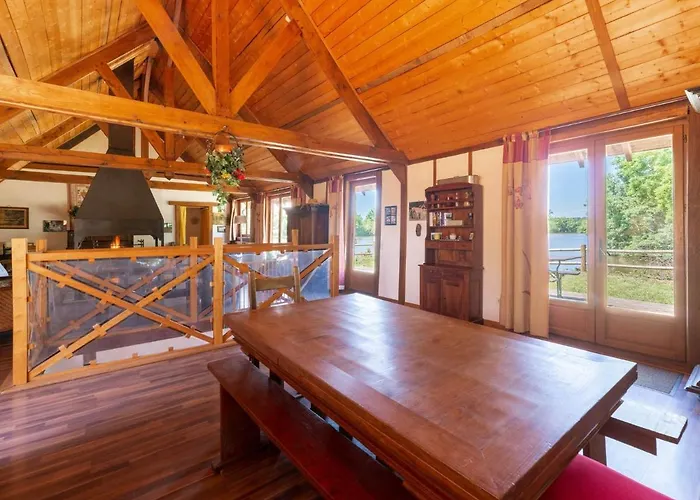 Quaint In Near * Ferce